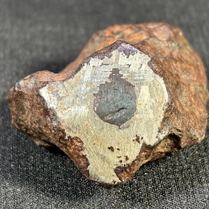 Mundrabilla Eisen Meteorit: Australischer Wüstenfund, 36,9g