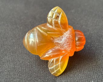 Handgeschnitzte Biene aus blauem Bernstein: Sumatra Indonesien, natürliches Sammlerstück - 5 g