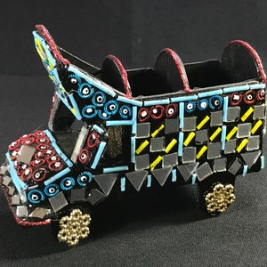 TRUCK ART Miniatur Spielzeug-Lkw – aus Taxila in Pakistan – handgemacht – einzigartig und stylish – umwerfend farbenfroh – Gewicht: 100 g - 12 x 5 x 7 cm