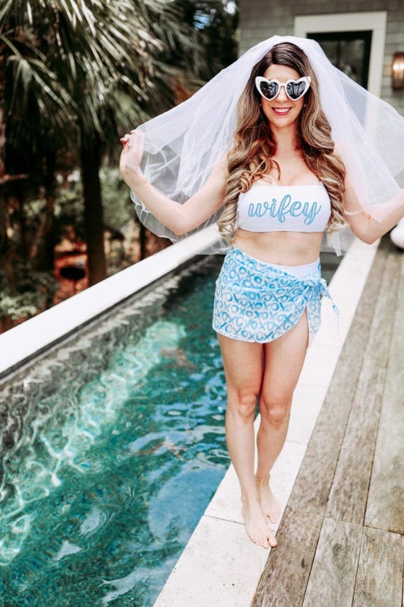 The 20 Best Swim Coverups of 2024 for Your Bachelorette and Honeymoon