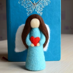 Angel toy Needle felted angels Guardian angels Felt angel with heart Wool angel doll charm figurine Wool toy Gift for her Waldorf handmade