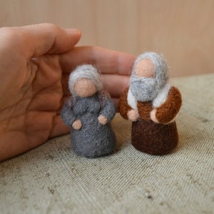 Felt grandfather and grandmother doll Grandad doll grandma figurine Needle felted grandparents Storytelling Fairy tale Waldorf old people