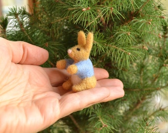 Peter Rabbit Miniature felted toy with needle