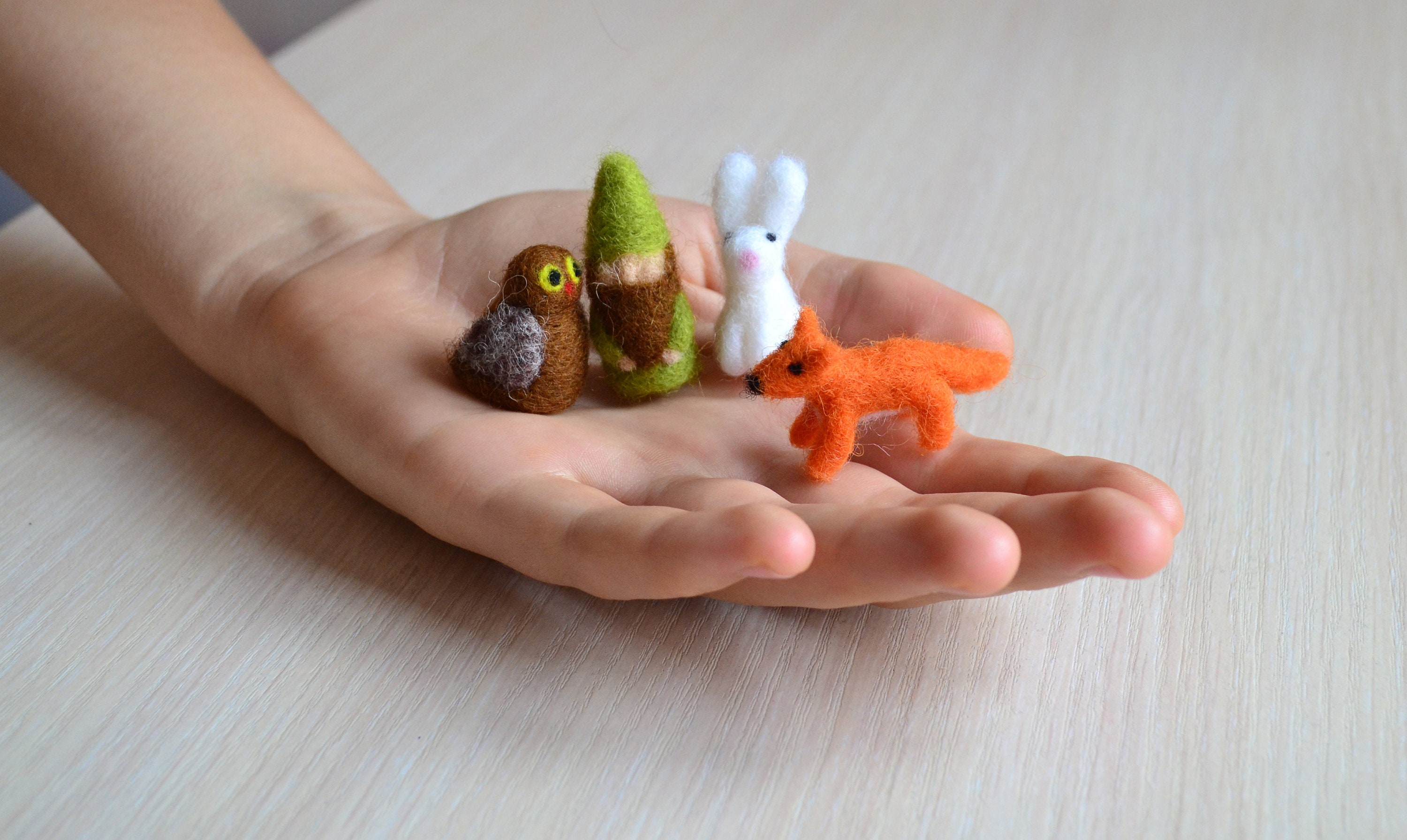 miniature animals miniature needle felted toy bear dog horse owl cat rabbit fox bird hedgehog squirrel mouse chicken figurine