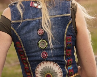 Verzierte Jeansweste, Hippie-Denim, Handbemalte Jeans, Jeansweste, Verzierte Jeans, Jeansweste, Festival Weste
