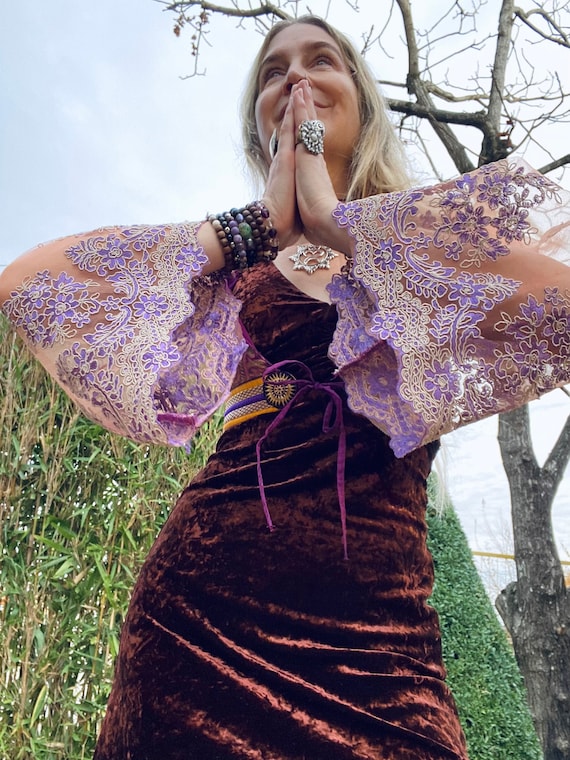 Cropped Boho Jacket: Ethnic Balinese Textile, Lace Sleeves