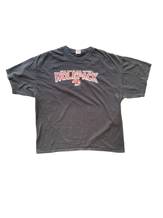 Vintage 90's NC STATE Wolfpack Black T-Shirt, Acc… - image 1