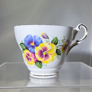 Vintage Regency Bone China Ltd Tea Cup England Blue Yellow Pink Pansies Gilded Gold Trim Scalloped Rim RE6 Pattern