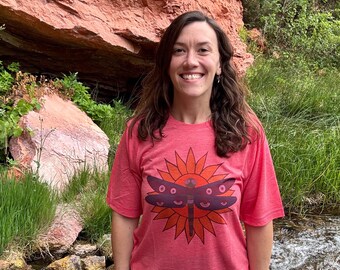 Eye See Dragons Fly Art T-Shirt UNISEX - RED / Meditation Art Tee