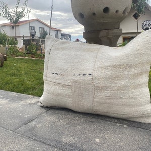 white lumbar Pillow,50x70 cm 20x28inches ,kilim pillow,hemp pillow,handmade pillow,boho pillow,vintage pillow, wool pillow