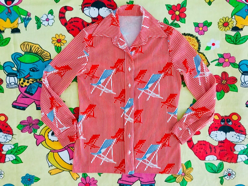 Women\u2019s S Polyester stretch knit Vintage 1970\u2019s psychedelic stripe beach deck-chair pattern shirt