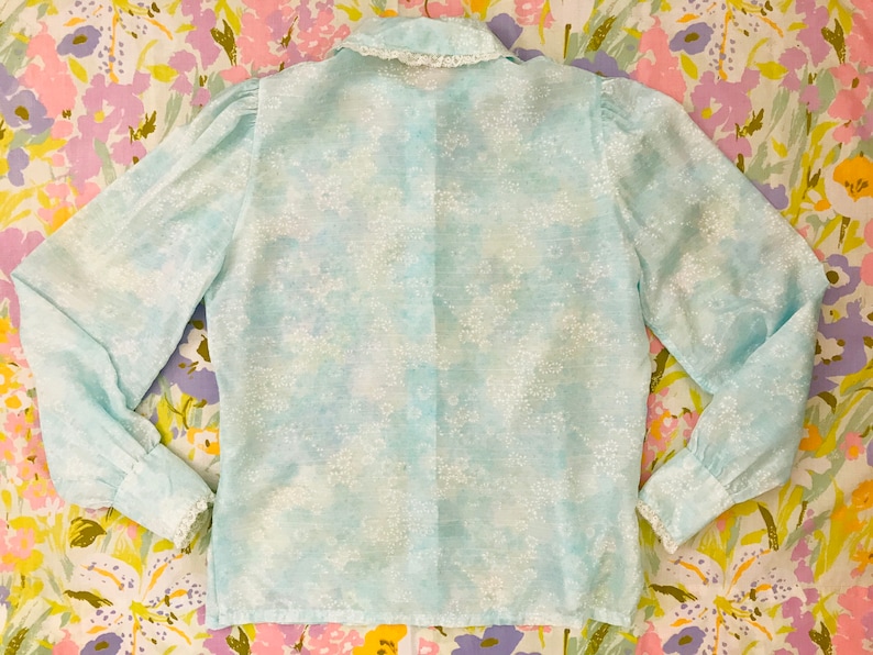 lace trim Peter pan collar and long sleeves Sz L Vintage 70\u2019s 80\u2019s sea foam green floral blouse button front shirt with puff sleeves