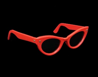 Vintage 1950's Cat Eye Sunglasses - Magenta Pink -  Deadstock - Green Lens