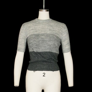 Vintage 1950s Pull Over Sweater - Gris Negro - Color bloque Raya - Ombre - Cuello de la tripulación - Manga corta - Pequeño mediano - Listo para usar