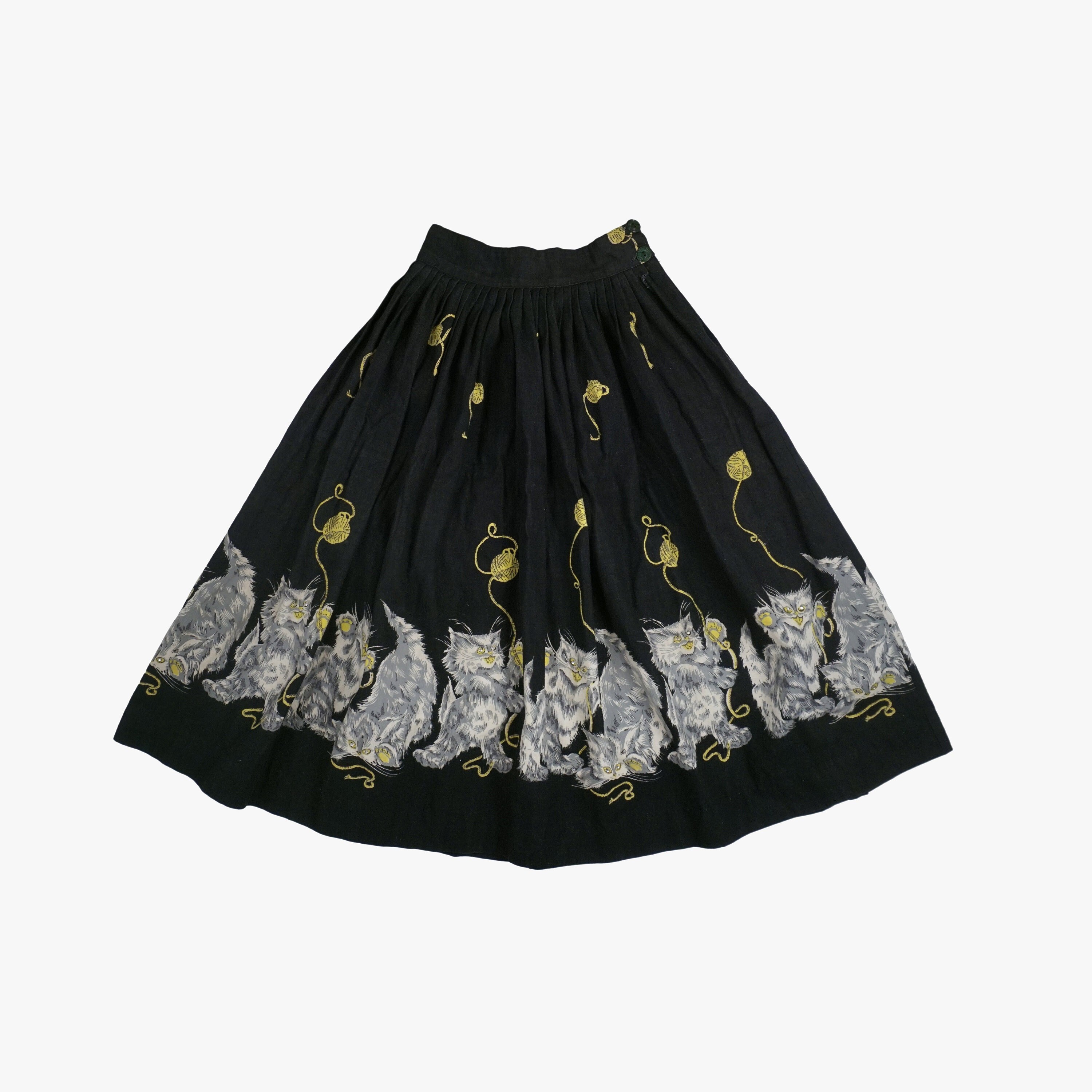 Vintage 1950s Novelty Quilted Black Circle Skirt w/Gold Lurex Flowers XS