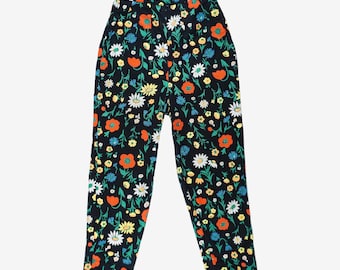 Vintage 1950s Floral Pedal Pushes - Capri Pants  - High Waist - Small - Side Zipper - Button - 22 24 25 in. Waist