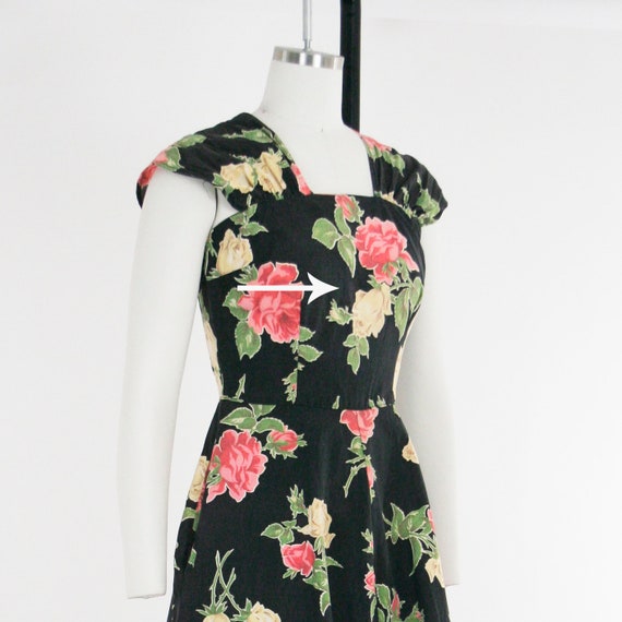 Vintage 1940s Rose Novelty Print Day Dress - Blac… - image 10