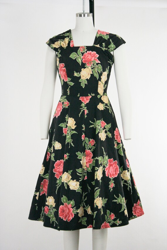 Vintage 1940s Rose Novelty Print Day Dress - Blac… - image 4
