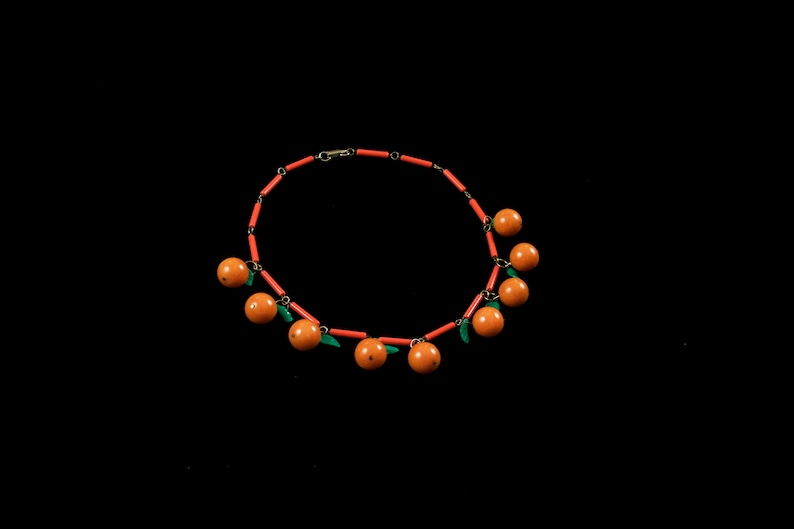 Vintage 1940's Bakelite Necklace Orange Bakelite Fruit Celluloid Green Leaves Dangle Statement Novelty Collectible Jewelry Rare image 2