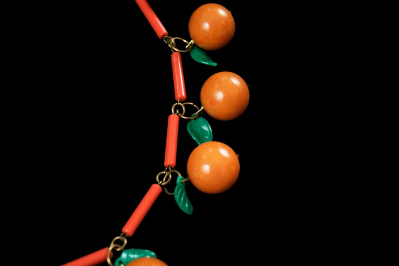 Vintage 1940's Bakelite Necklace Orange Bakelite Fruit Celluloid Green Leaves Dangle Statement Novelty Collectible Jewelry Rare image 4