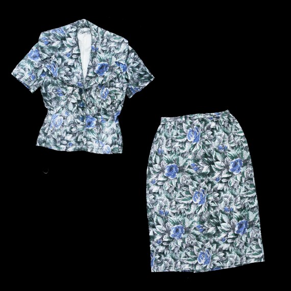 Vintage 1950s Blue Rose Print Suit - V Neck - Jac… - image 9