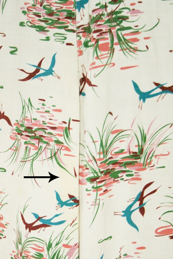 Vintage 1940s Birds & Cranes Novelty Print Dress … - image 6