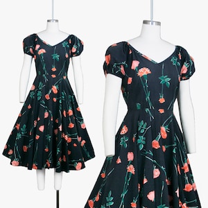 Vintage 1950s Rose Novelty Print Dress - Long Stem - Carnation - Full Skirt - Puff Sleeve - Black Pink - Small Medium 35 36 Bust 28 29 Waist