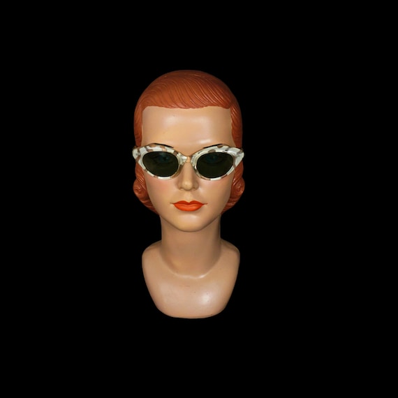 Vintage 1950's Cat Eye Sunglasses - Willson - Tran