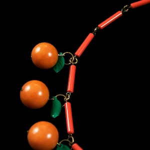 Vintage 1940's Bakelite Necklace Orange Bakelite Fruit Celluloid Green Leaves Dangle Statement Novelty Collectible Jewelry Rare image 3