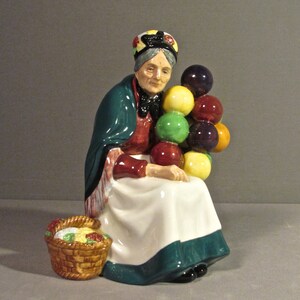 Royal Doulton figure The OLD BALLOON SELLER HN1315 produced 1929-1998