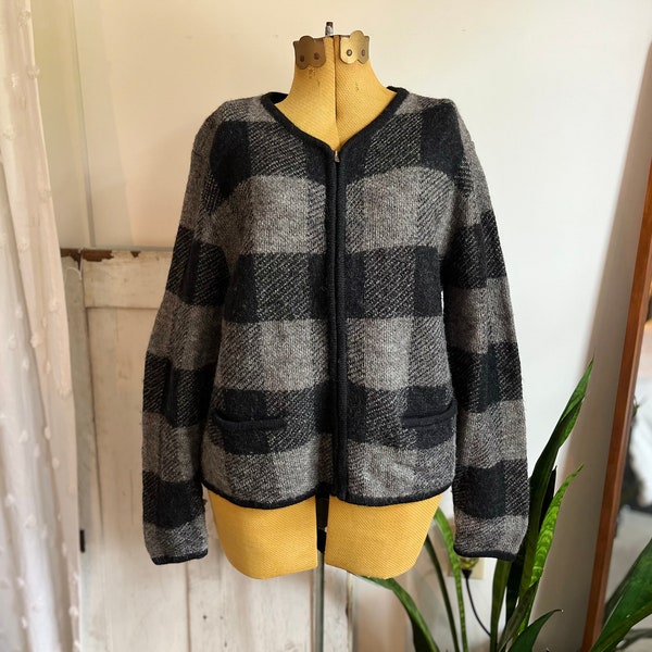 L- Vintage 1980s 100% Wool Black and Gray Buffalo Plaid Checked Zip-up Cardigan Sweater | Requirements