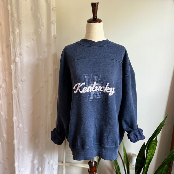 2000'S Crable Sportswear College Sweatshirt, Made in USA, Men's Size Medium cotton navy blue type Vintage Second Hand