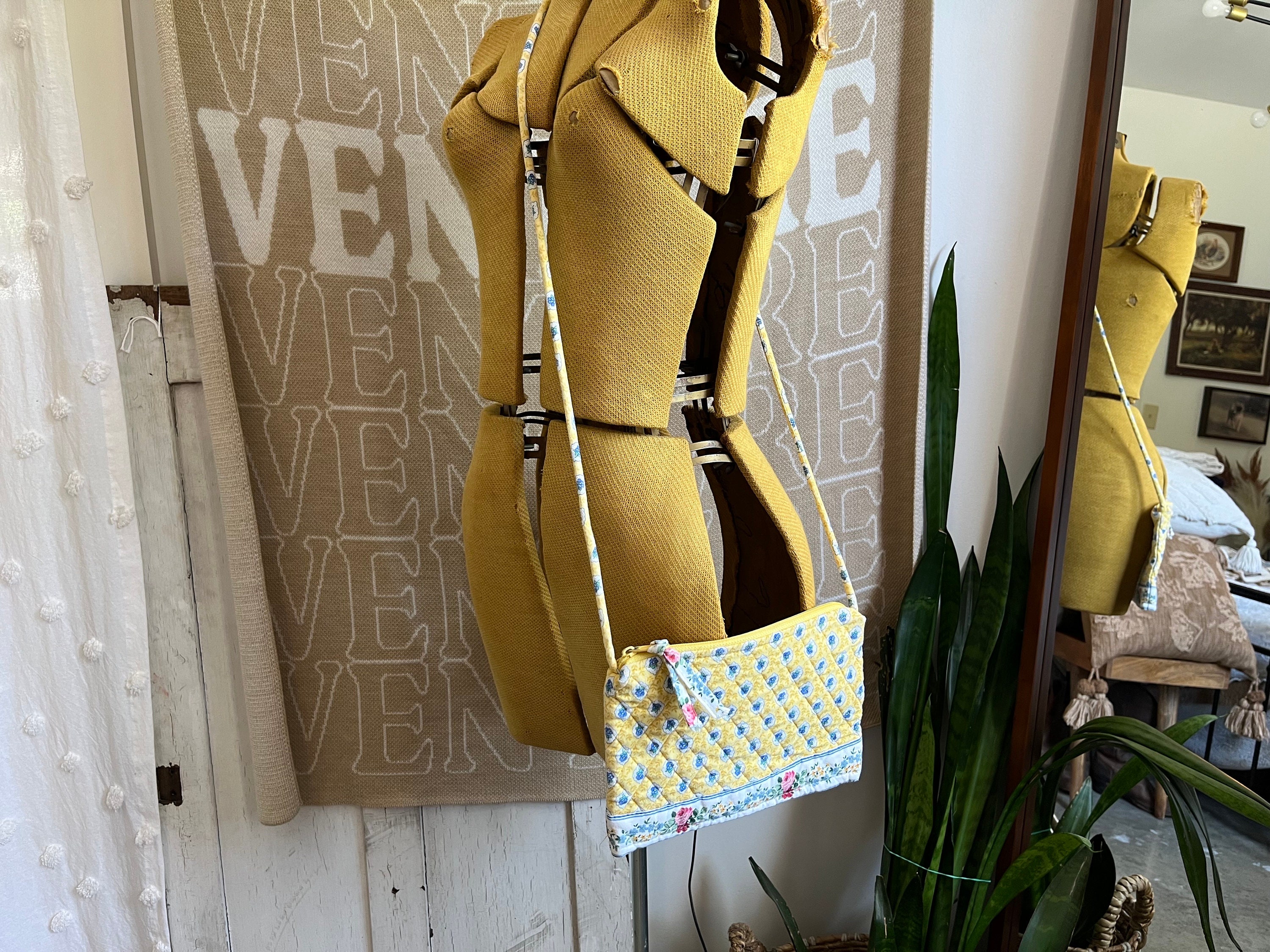 Vintage VERA BRADLEY Elizabeth 1997 Flap Drawstring Backpack Yellow Blue Indiana Original Drawstring Backpack - Cotton | Vera Bradley main image 3