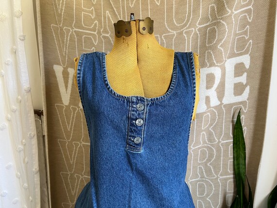 M- Vintage 1990s Denim Henley Sleeveless Medium W… - image 2