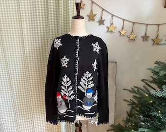 Cárdigan bordado M- Vintage con muñecos de nieve en pata de gallo y espiga, escena invernal con árboles y copos de nieve / Mercer Street Studio