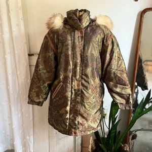 S- Cappotto di media lunghezza con tappezzeria floreale vintage anni '90 con cappuccio in pelliccia sintetica/ciclone