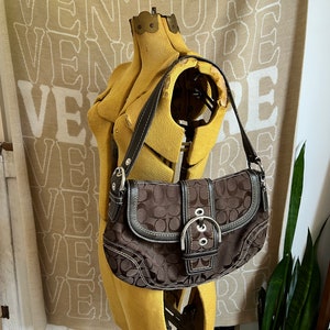 Y2K 2006 Coach #10297 Soho Flap Front Buckle Shoulder Bag in