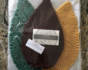 Set of 3 Leaves/Leaf-Shaped Kitchen Dish Cloths - Hot Pads/Trivits - Light-Weight Pot Holders - Summer/Fall Decor. Hand Knitted. Poly Blend.