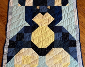Handmade Quilt, Patchwork BLANKET-THROW, Bear Pattern. Baby/Youth. 2 layers with light padding. 44" x 37". Fun ... Cute ... Versatile.