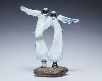 Milk Glass Angels' Couple / Wedding Gift / Christmas Angels Ornament / Memorial Sculpture