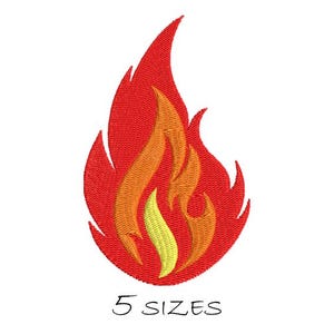 Könnte beinhalten: Gesticktes Flammendesign in Rot-, Orange- und Gelbtönen. Das Design weist eine detaillierte Textur auf, mit dem Text "5 SIZES" in schwarzer Schrift unter der Flamme. Das Bild ist vor einem weißen Hintergrund.