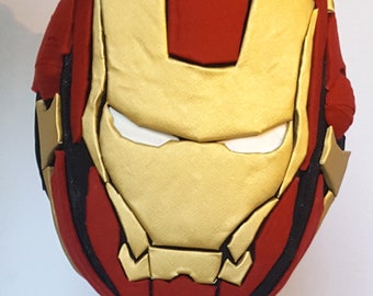 Iron Man 3D Rucksack Für Kinder – Mit Relief, Hauptfach, Netztaschen, 31x26x11 Cm, Mehrfarbig