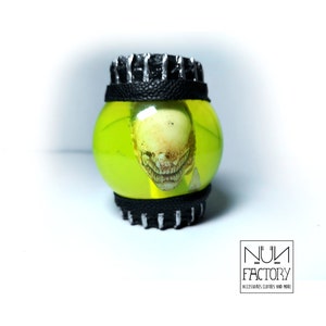 Alien Xenomorph Ball/Flask