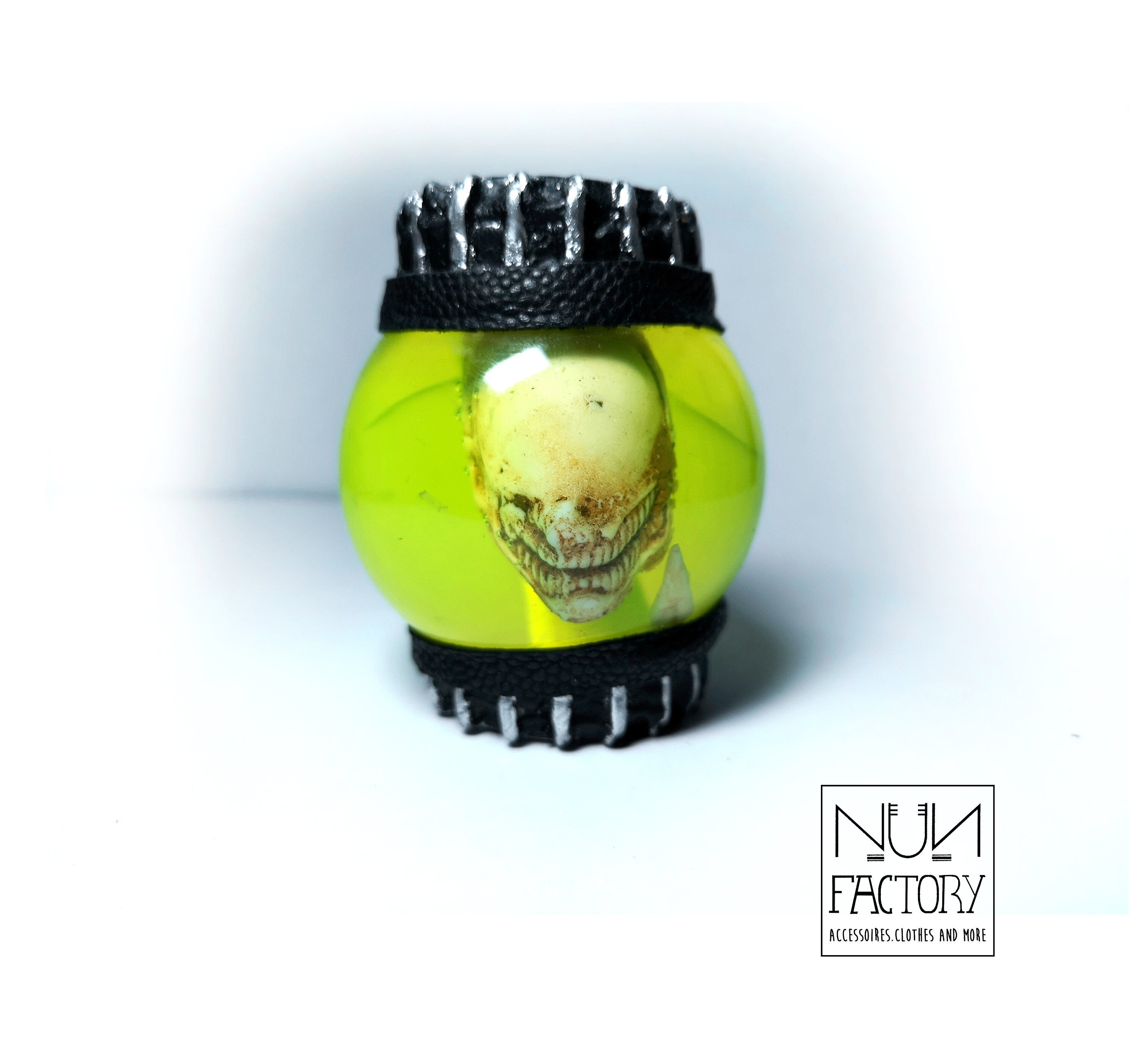 Alien Xénomorphe Ball/Flask