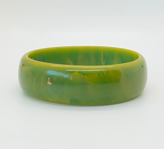 Vintage 30s Bakelite Bangle Oval Marbled Green