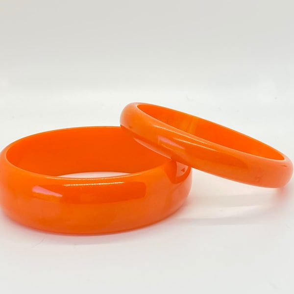 Vintage 1930s Bakelite Bangle Oval Orange