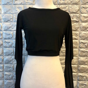 Long sleeve crop top