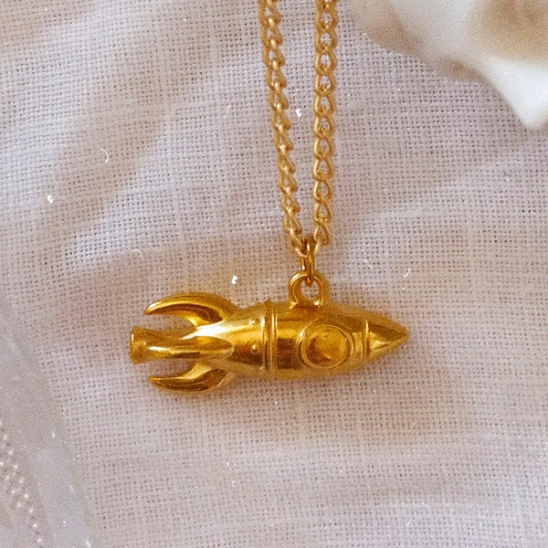 Rocket chain necklace, Gold spaceship necklace, Aesthetic galaxy pendant, Sci fi jewelry set, Unisex shuttle jewelry, Gold rocket half hoops