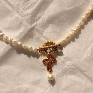 Ancient Greek mythology jewelry, Gold Greek pillar necklace, Aesthetic column pendant, Round toggle clasp necklace, Freshwater pearl choker