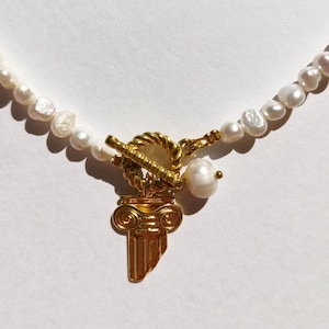 Gold Greek column necklace, Freshwater pearl beaded choker, Aesthetic round toggle clasp necklace, Ancient Greece mythology necklace